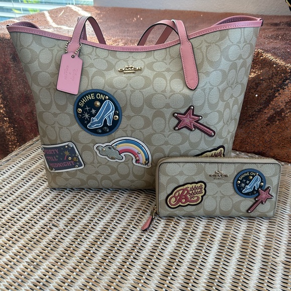 Coach X Disney Cinderella tote and matching wallet - Picture 1 of 17